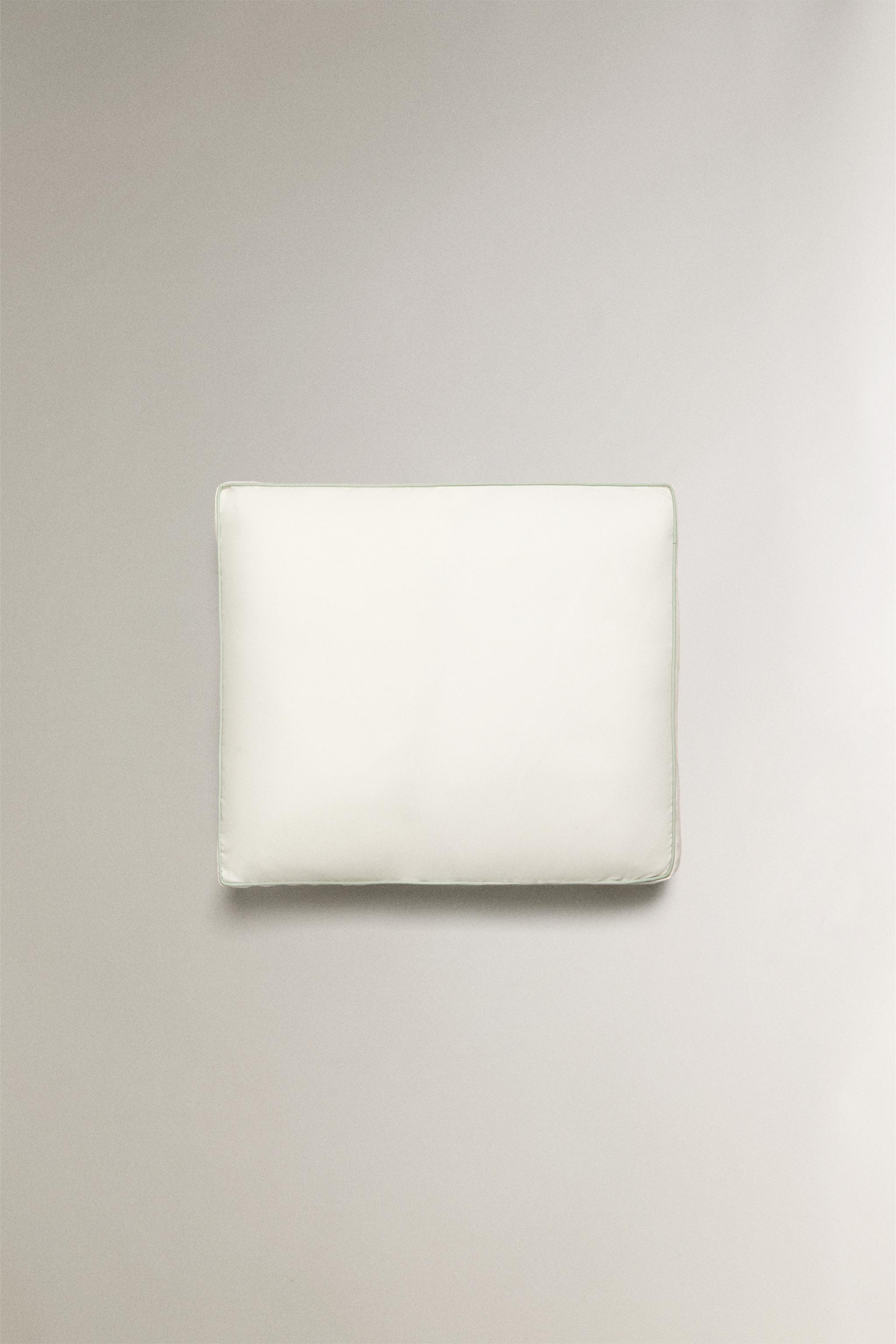 OUTDOOR CHAIR CUSHION WITH PIPING